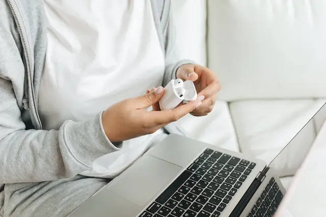 Noise Cancelling On Airpods On Chromebook