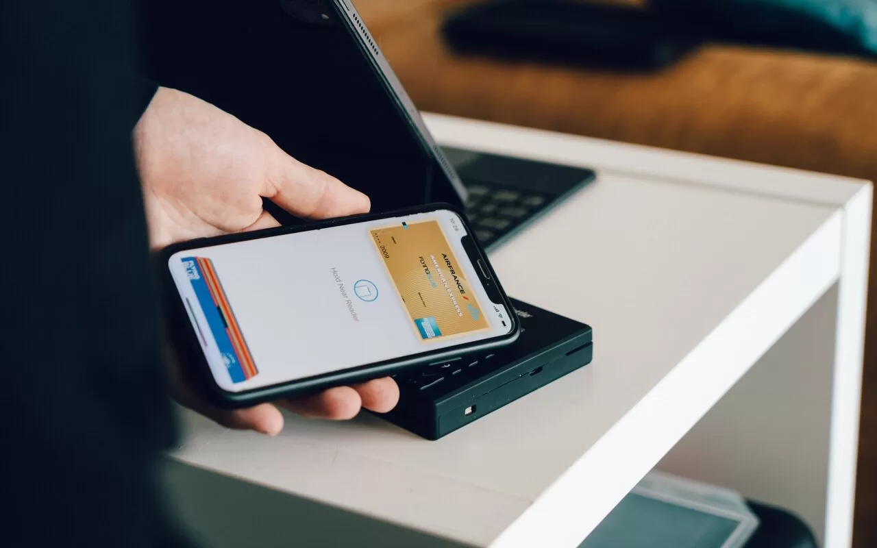 how to use apple pay on amazon
